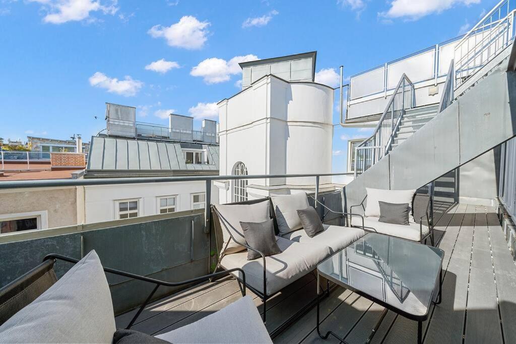 Designer Penthouse With Balcony Apartment Viena Exterior foto