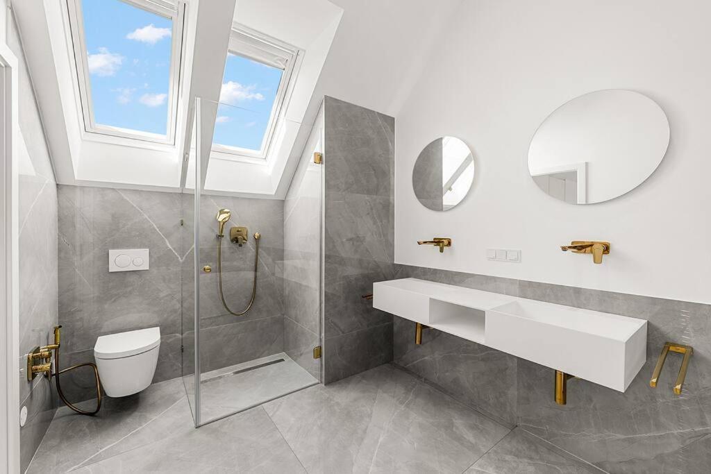 Designer Penthouse With Balcony Apartment Viena Exterior foto